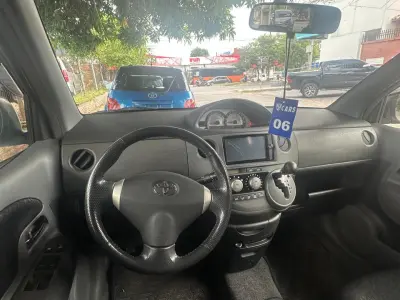 Toyota Sienta 2013 - Foto 4