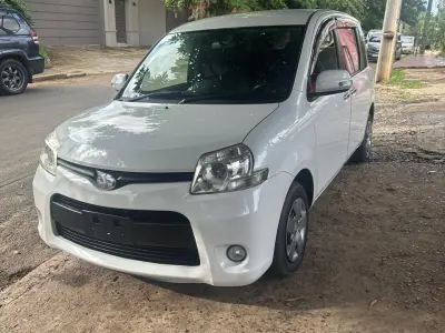 Toyota Sienta 2013 - Foto 6