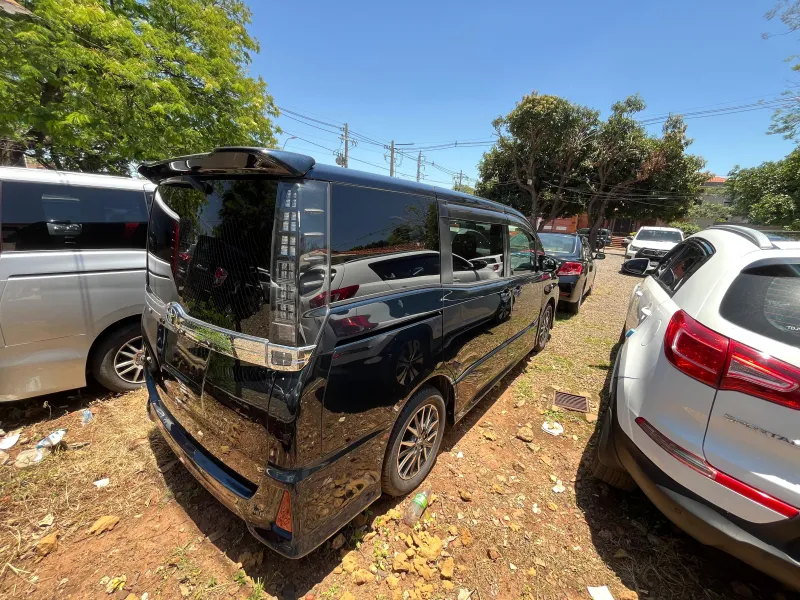 Toyota Voxy 2014 - foto 5