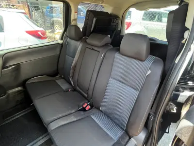 Toyota Voxy 2014 - Foto 3
