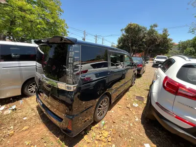 Toyota Voxy 2014 - Foto 5