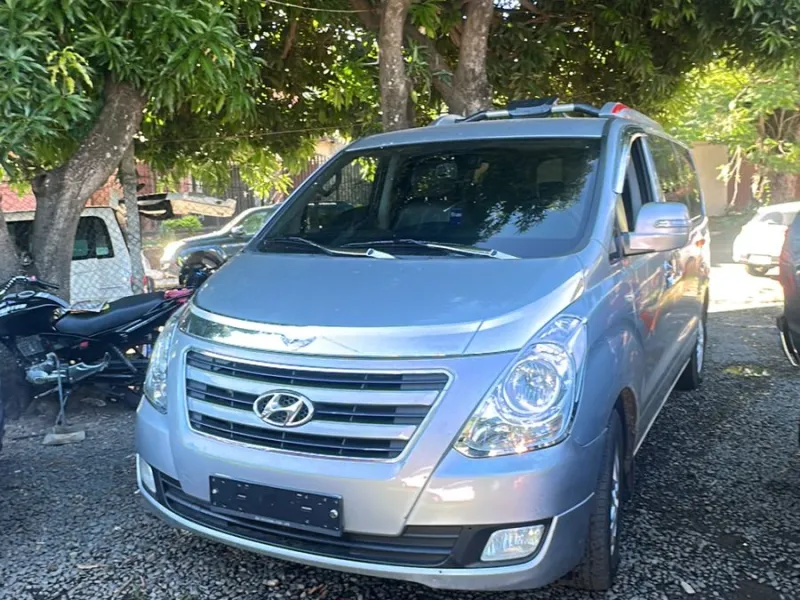 Hyundai Starex 2016 - foto 1