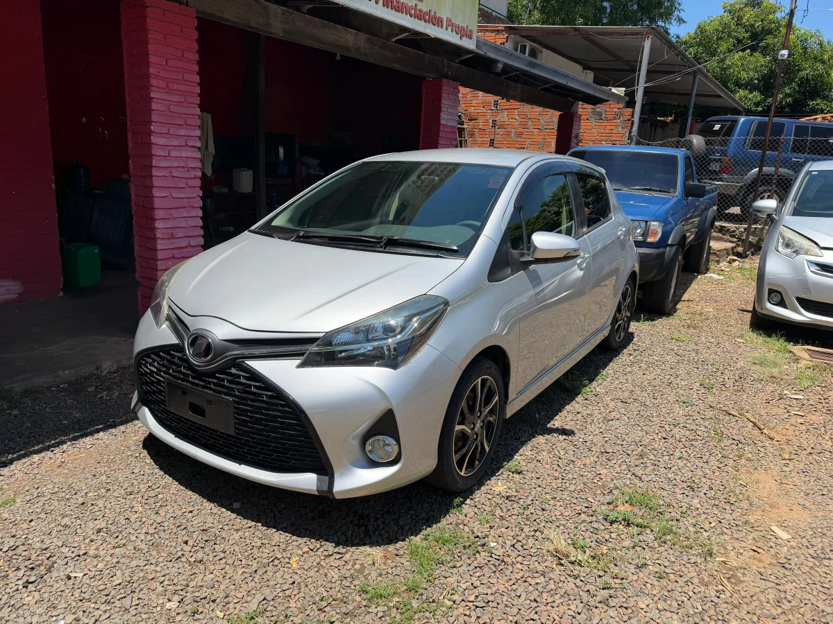 Toyota Vitz 2015