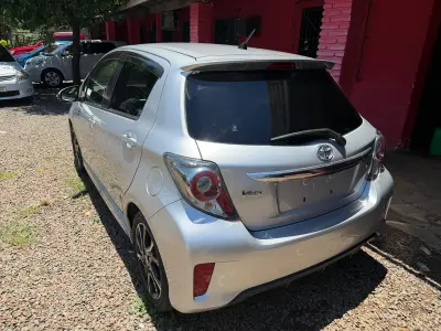 Toyota Vitz 2015 - Foto 2