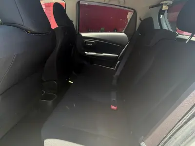 Toyota Vitz 2015 - Foto 5