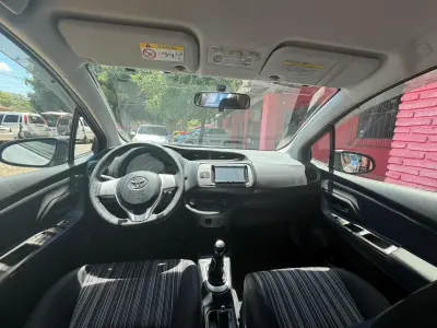 Toyota Vitz 2015 - Foto 6