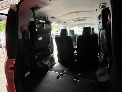 Toyota Noah 2014 - Foto 2