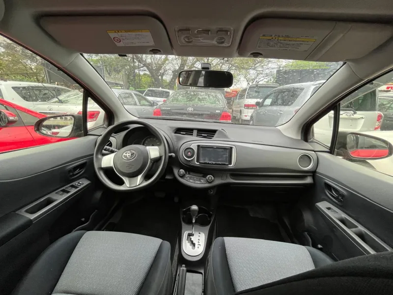 Toyota Vitz 2012 - foto 2