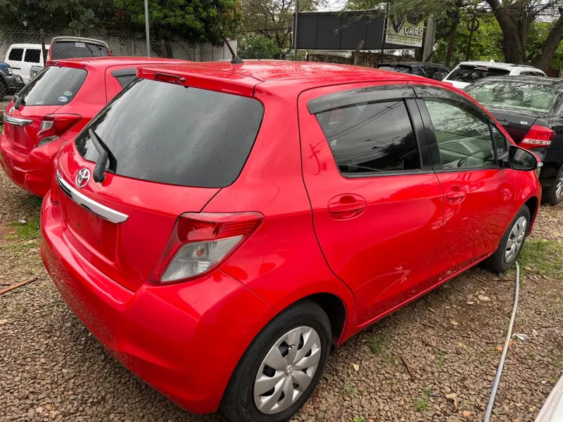 Toyota Vitz 2012 - foto 4