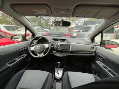 Toyota Vitz 2012 - Foto 2
