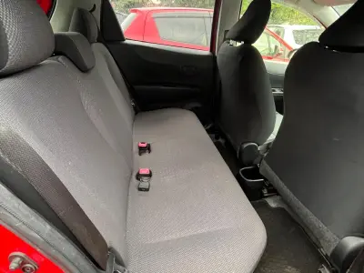 Toyota Vitz 2012 - Foto 3