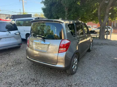 Toyota Ractis 2006 - Foto 4