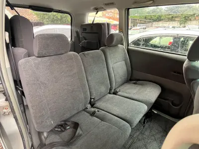 Toyota Noah 2006 - Foto 4