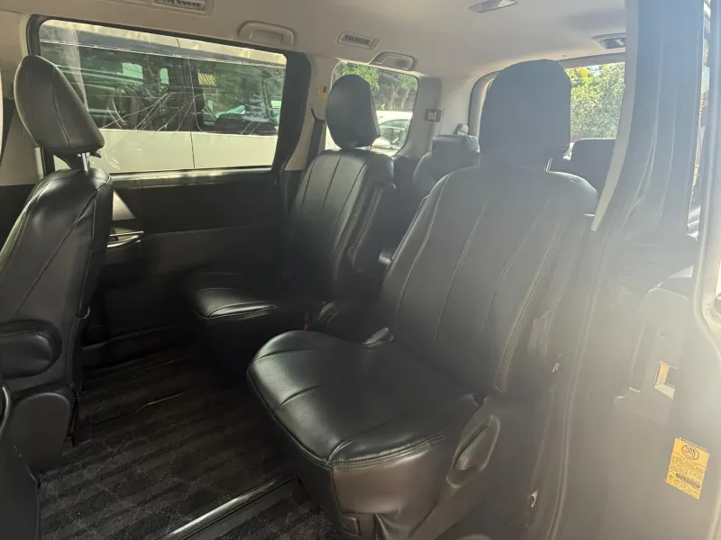 Vendo Toyota Voxy 2011 58.000Km Sin Uso en Paraguay - foto 4