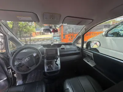 Toyota Noah 2011 - Foto 3