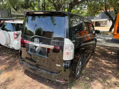 Toyota Noah 2011 - Foto 5