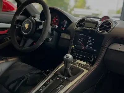 Porsche 718 CAYMAN GT4 2020 - Foto 6