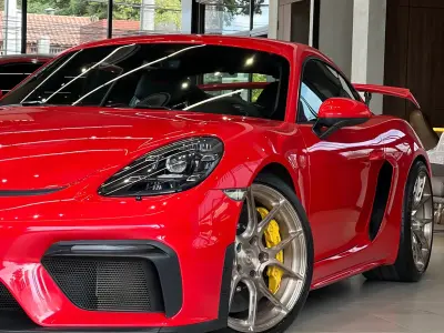Porsche 718 CAYMAN GT4 2020 - Foto 9