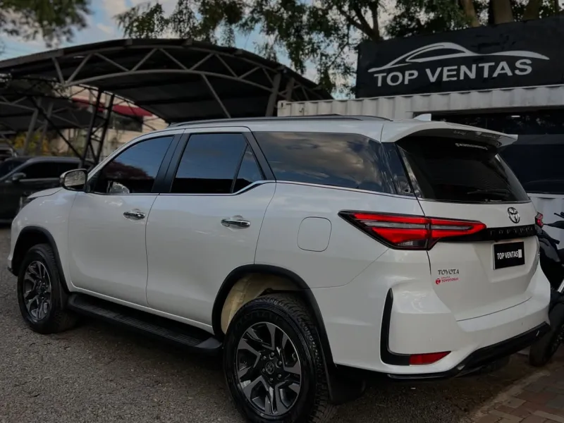 Toyota Fortuner Limited 2027 - foto 3
