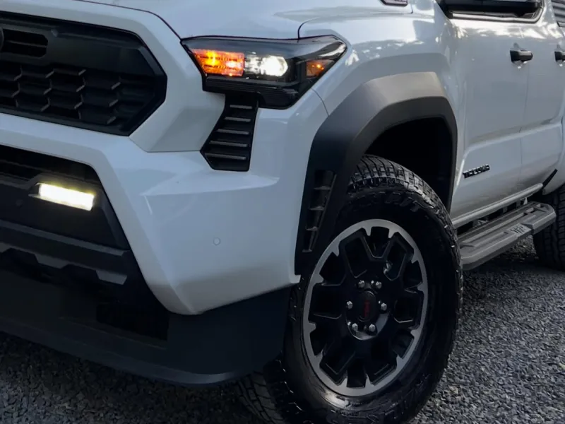 Toyota Tacoma TRD OFF ROAD 2025 - foto 8