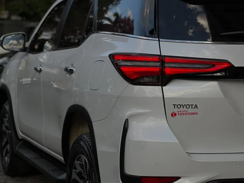 Toyota Fortuner SRV 2027 - foto 2