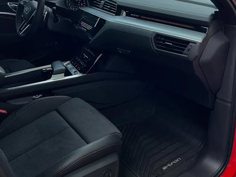 Audi e-tron 55 S Line 2022 - foto 2