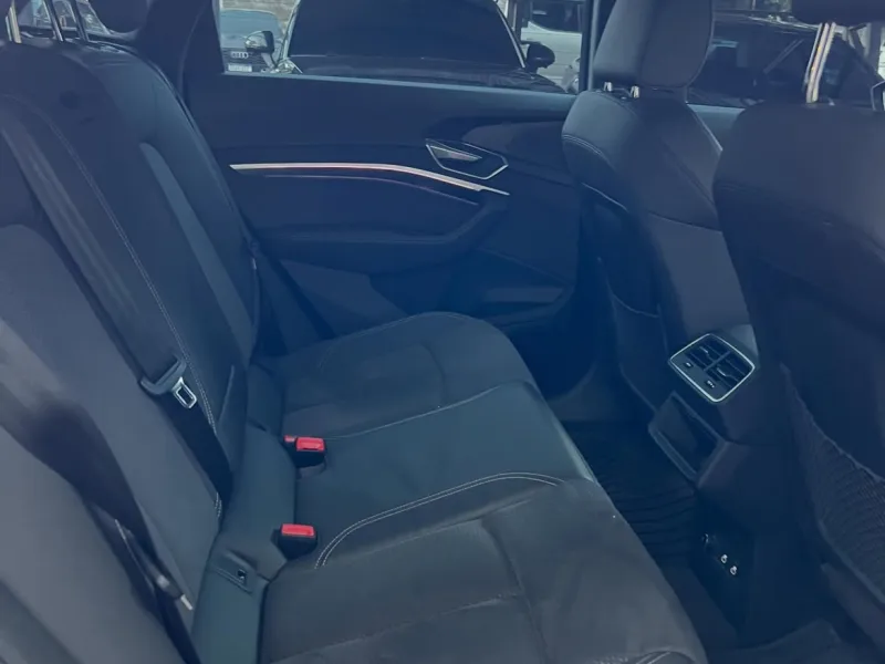 Audi e-tron 55 S Line 2022 - foto 7