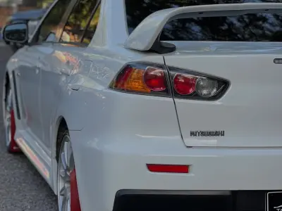 Mitsubishi Lancer Evolution X 2014 - Foto 8