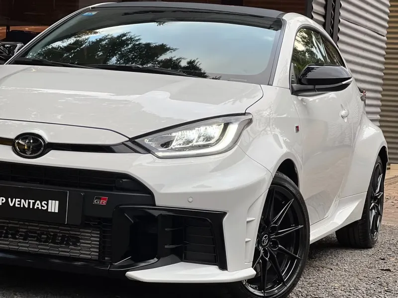 Toyota New Yaris GR 2026 - foto 2