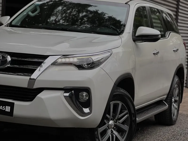 Toyota Fortuner SRV 2018 - foto 2