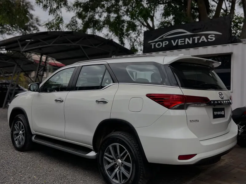 Toyota Fortuner SRV 2018 - foto 8