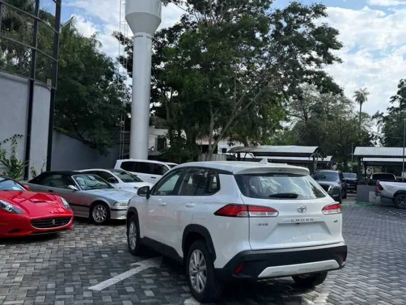 Toyota Corolla Cross Híbrida 2026 - foto 3