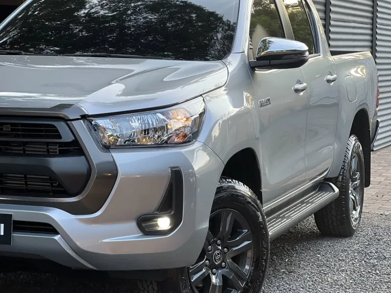 Toyota Hilux 2027 - foto 2